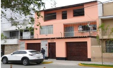 VENDO CASA A PRECIO DE TERRENO UBICADO EN AURELIO GARCIA Y GARCIA NRO 1262 -LIMA CERCADO
