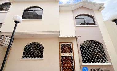 Casa en venta sector el Pedestal ubicado cerca de la facultad de medicina de la Universidad Nacional de Loja