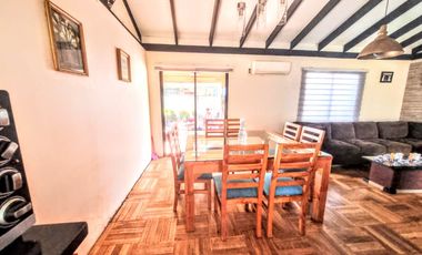 Casa Con Gran Terreno 4d/3b En Microbarrio. El Bosque