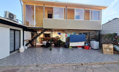 Casa Con Gran Terreno 4d/3b En Microbarrio. El Bosque
