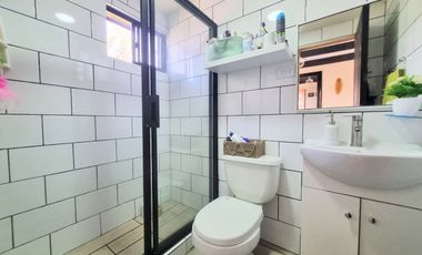Casa Con Gran Terreno 4d/3b En Microbarrio. El Bosque