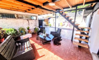 Casa Con Gran Terreno 4d/3b En Microbarrio. El Bosque