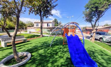 Casa Con Gran Terreno 4d/3b En Microbarrio. El Bosque