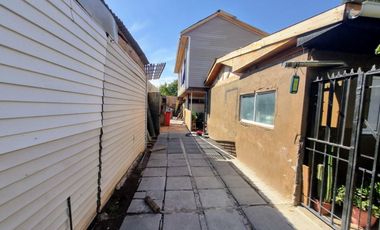 Casa Con Gran Terreno 4d/3b En Microbarrio. El Bosque