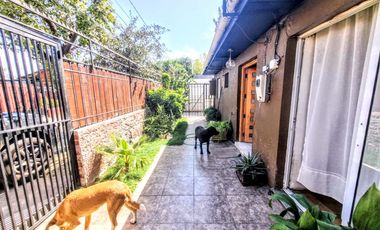 Casa Con Gran Terreno 4d/3b En Microbarrio. El Bosque