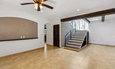 Casa Laura, con Ubicación Estratégica