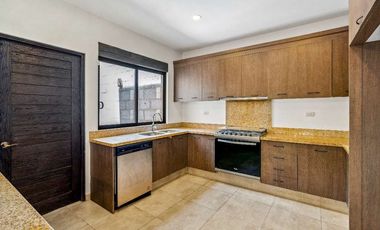 Casa Laura, con Ubicación Estratégica
