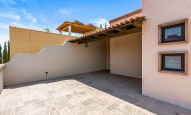 Casa Laura, con Ubicación Estratégica