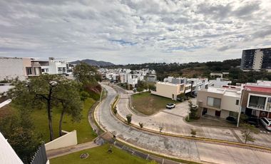 CASA EN FRACCIONAMIENTO SENDAS RESIDENCIAL, A UN COSTADO DE CAPITAL NORTE