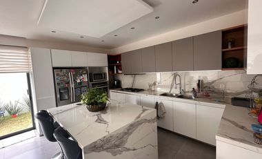 CASA EN FRACCIONAMIENTO SENDAS RESIDENCIAL, A UN COSTADO DE CAPITAL NORTE