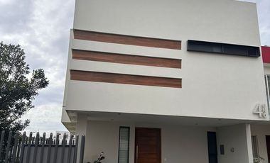 CASA EN FRACCIONAMIENTO SENDAS RESIDENCIAL, A UN COSTADO DE CAPITAL NORTE