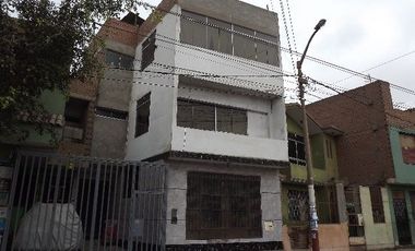 En Venta Casa de 2 pisos cerca  a parque- San Juan de Lurigancho