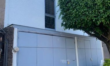 CASA EN VENTA EN JARDINES DEL BOSQUE, GUADALAJARA JALISCO