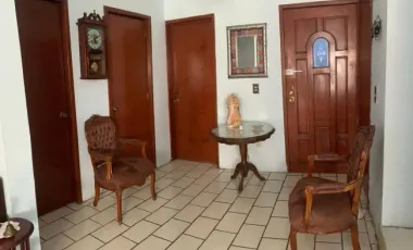 CASA EN VENTA EN JARDINES DEL BOSQUE, GUADALAJARA JALISCO