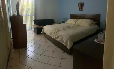 CASA EN VENTA EN JARDINES DEL BOSQUE, GUADALAJARA JALISCO