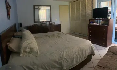 CASA EN VENTA EN JARDINES DEL BOSQUE, GUADALAJARA JALISCO