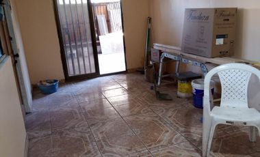 Casa 2 dormitorios 1 baño estacionamiento Las Torres Maipú