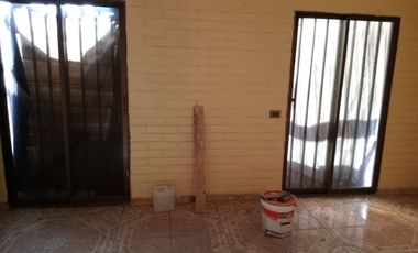Casa 2 dormitorios 1 baño estacionamiento Las Torres Maipú