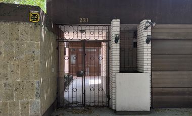 casa 1 piso Miravalle para remodelar totalmente