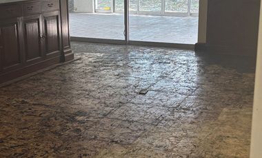 casa 1 piso Miravalle para remodelar totalmente