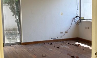 casa 1 piso Miravalle para remodelar totalmente