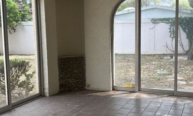 casa 1 piso Miravalle para remodelar totalmente