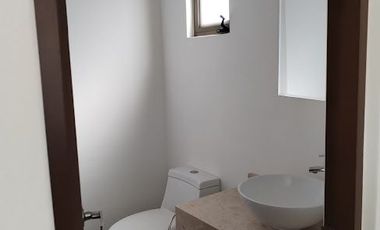 RENTA CASA AMUEBLADA  EN PUERTA  DE PIEDRA  EN CORREGIDORA QUERETARO