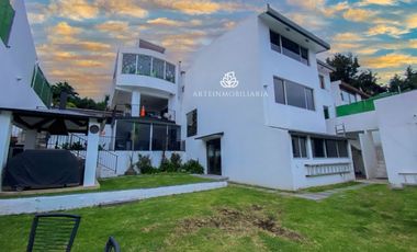 Casa en Chulica. Zona Esmeralda. 557 m2 construcción por menos de 10!