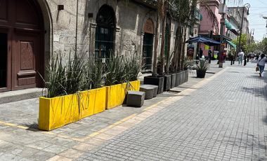 LOCAL EN EL CENTRO A PIE DE CALLE REGINA 58 DE 63MTS $45,000