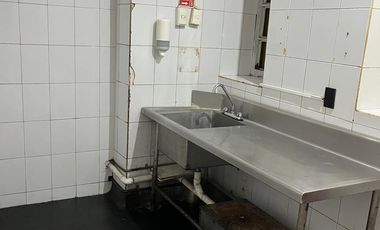 LOCAL EN EL CENTRO A PIE DE CALLE REGINA 58 DE 63MTS $45,000