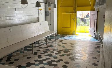 LOCAL EN EL CENTRO A PIE DE CALLE REGINA 58 DE 63MTS $45,000
