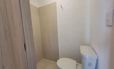 RENTA Departamento amueblado 2 rec en condominio cerrado Las Condes, Corregidora, Querétaro