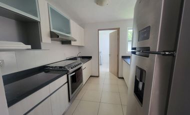 RENTA Departamento amueblado 2 rec en condominio cerrado Las Condes, Corregidora, Querétaro