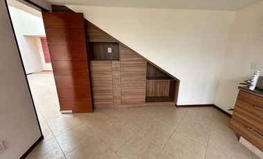 CASA EN RENTA FRACC. BOSQUE DE LAS FUENTES CALIMAYA A 13 MINUTOS DE GALERIAS METEPEC