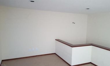 CASA EN RENTA FRACC. BOSQUE DE LAS FUENTES CALIMAYA A 13 MINUTOS DE GALERIAS METEPEC