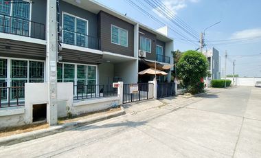 หมู่บ้านอารียา เดอะคัลเลอร์ส ทำเล : ไทรน้อย (A)