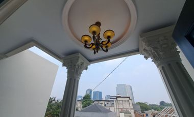 Rumah Dijual Eropa Classic di Jati Padang Pasar Minggu Jakarta Selatan Dekat Jl TB Simatupang [AR018]