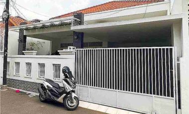 Rumah Dijual Di Utan Kayu Matraman Jakarta Timur SIAP HUNI Luas Nyaman Dekat Tol Rawamangun [AR140]