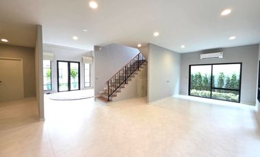 Else Bearing 32: 189.5 sqwah 457 sqm. 4bed 5bath + maid 49,900,000 Am: 065619----