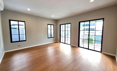 Else Bearing 32: 189.5 sqwah 457 sqm. 4bed 5bath + maid 49,900,000 Am: 065619----
