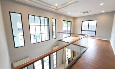 Else Bearing 32: 189.5 sqwah 457 sqm. 4bed 5bath + maid 49,900,000 Am: 065619----