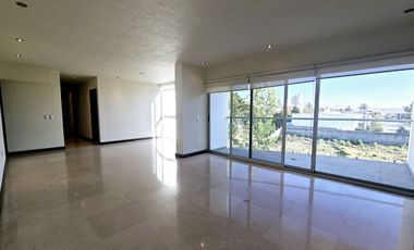Departamento en Torre Lugano en Juan Palomar  en nivel 2, vista Andares