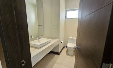 Departamento en Torre Lugano en Juan Palomar  en nivel 2, vista Andares