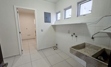 Departamento en Torre Lugano en Juan Palomar  en nivel 2, vista Andares