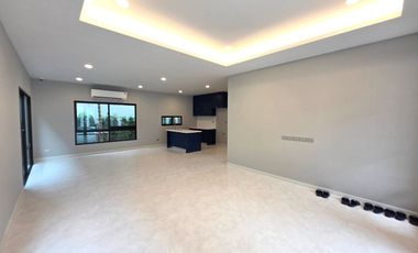 Else Bearing 32: 170.2 sqwah  364 sqm. 4bed 5bath + maid 43,900,000 Am: 065619----