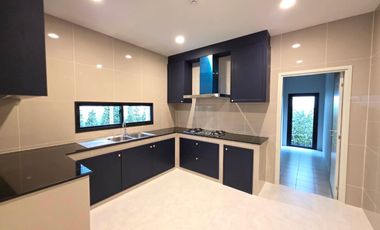Else Bearing 32: 170.2 sqwah  364 sqm. 4bed 5bath + maid 43,900,000 Am: 065619----