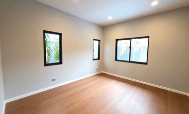 Else Bearing 32: 170.2 sqwah  364 sqm. 4bed 5bath + maid 43,900,000 Am: 065619----