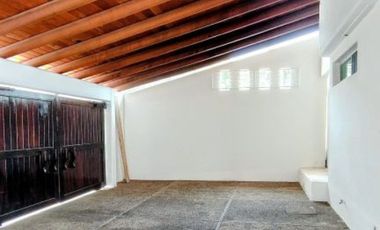 C120 Casa en Venta 3 recamaras y piscina frente Campo de Golf Palma Real en Ixtapa Zihuatanejo