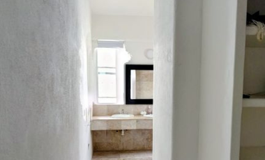 C120 Casa en Venta 3 recamaras y piscina frente Campo de Golf Palma Real en Ixtapa Zihuatanejo