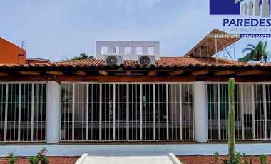 C120 Casa en Venta 3 recamaras y piscina frente Campo de Golf Palma Real en Ixtapa Zihuatanejo